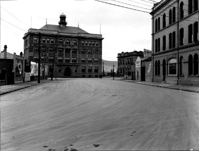 48- At Waterloo Quay and Customhouse Quay intersection.  Photograph of new asphaltic concrete surface., Whitmore Street - Dec 1925