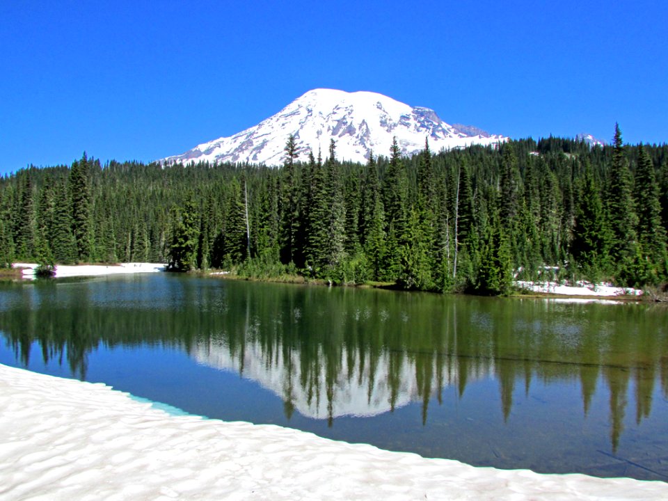 Reflection Lake at Mt. Rainier NP in WA