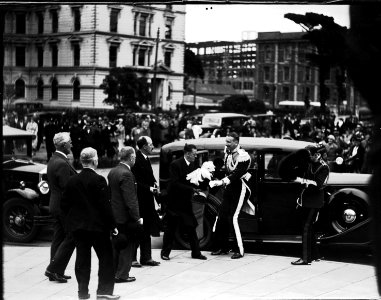 104; Arrival of the Duke and Duchess of York - Mar 1927
