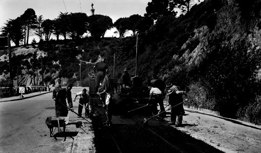 455; Upper Bowen Street, installation of tram tracks - Circa 1940