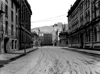 70- Looking towards Lambton Quay, showing intersection with Featherston Street., Waring Taylor Street, new asphaltic concrete surface - Oct 1923