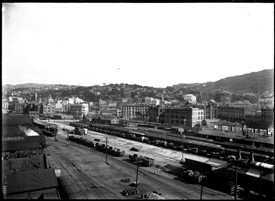32; Lambton Railway Station - Circa 1930