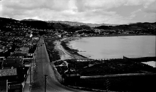 457; Evans Bay Foreshore, Rongotai Road - Circa 1940