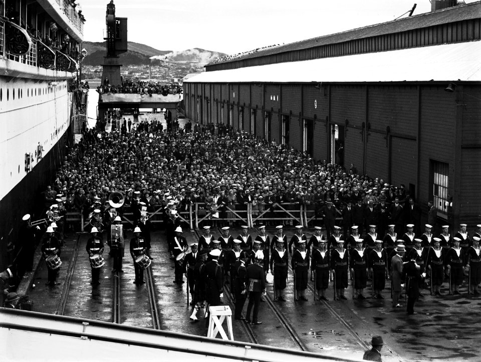 108; Departure of Lord and Lady Bledisloe from New Zealand - Mar 1935
