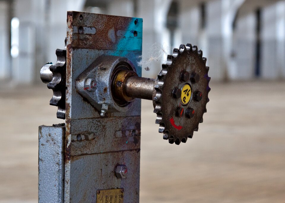Gears transmission iron
