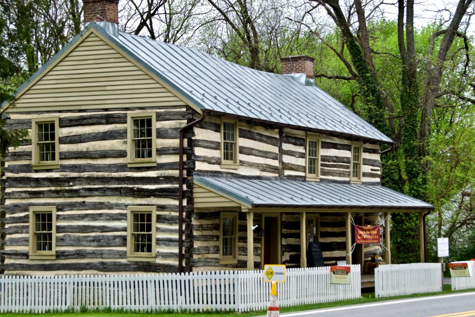 Collier's Log House