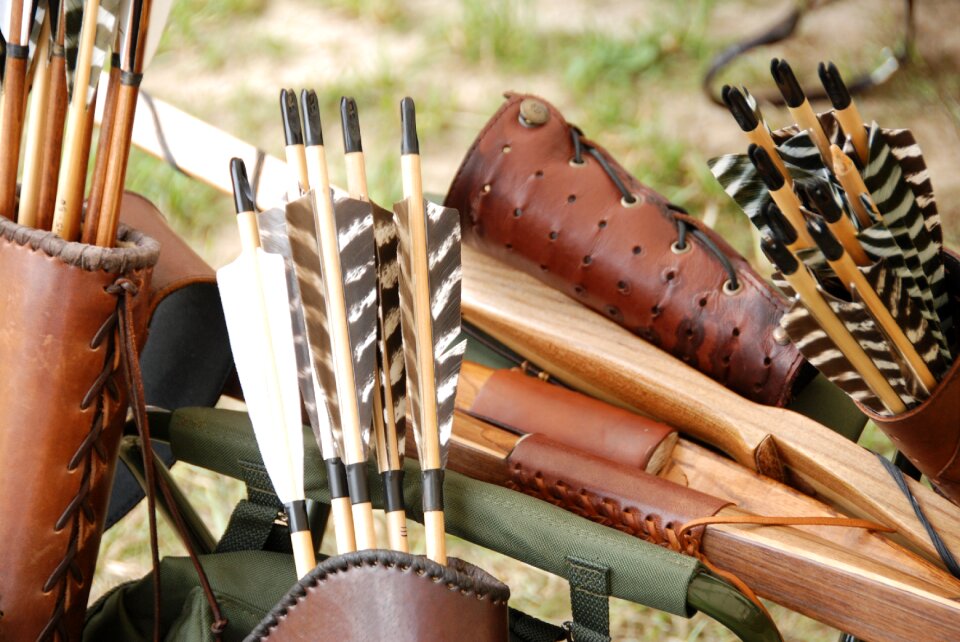 Hunt bow hunting instinctive archery