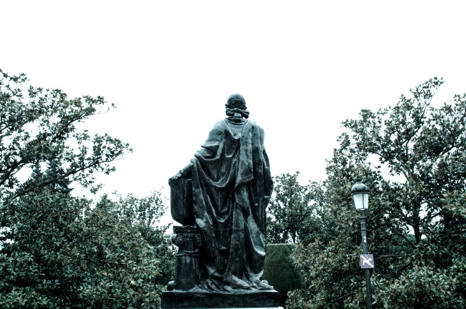 estatua1 (1 de 1)