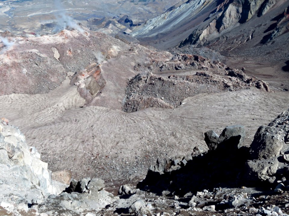 Mt. St. Helens Summit Trail in WA