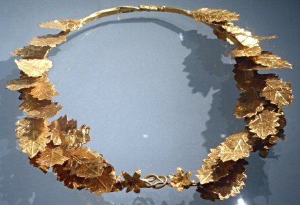 Gold crown of oak leaves (250 BC) from Potidea (Macedonia) - Salonic, Archaeological Museum, now at exhibition "Myth and Nature" at Archaeological Museum of Naples, until September 30, 2016 photo