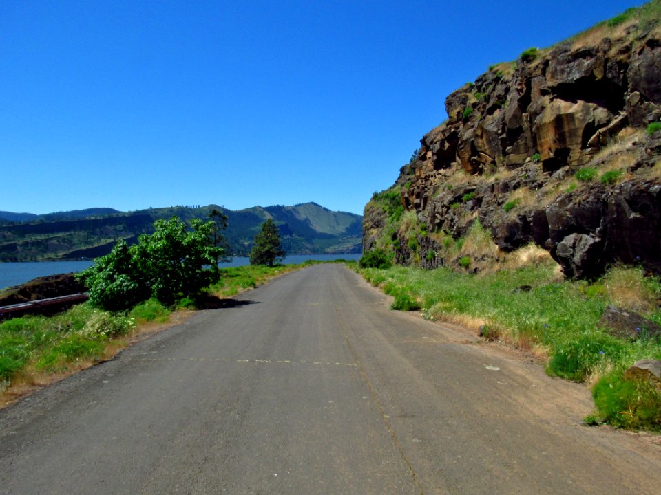 Old Hwy 8 on Labyrinth-Coyote Wall Trail in WA