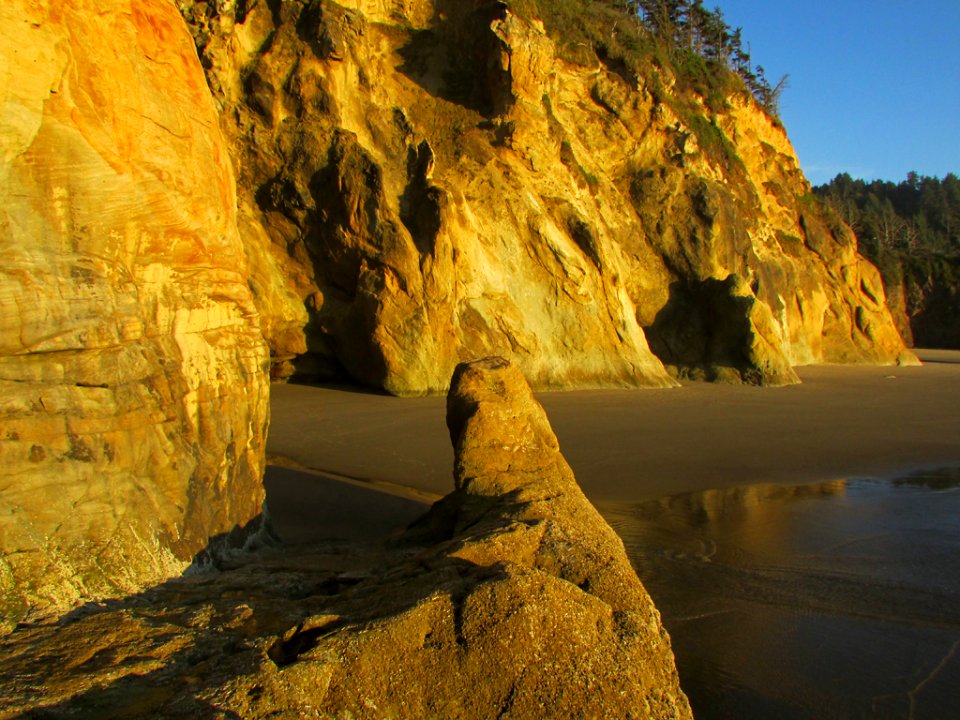 Hug Point at Pacific Coast in OR