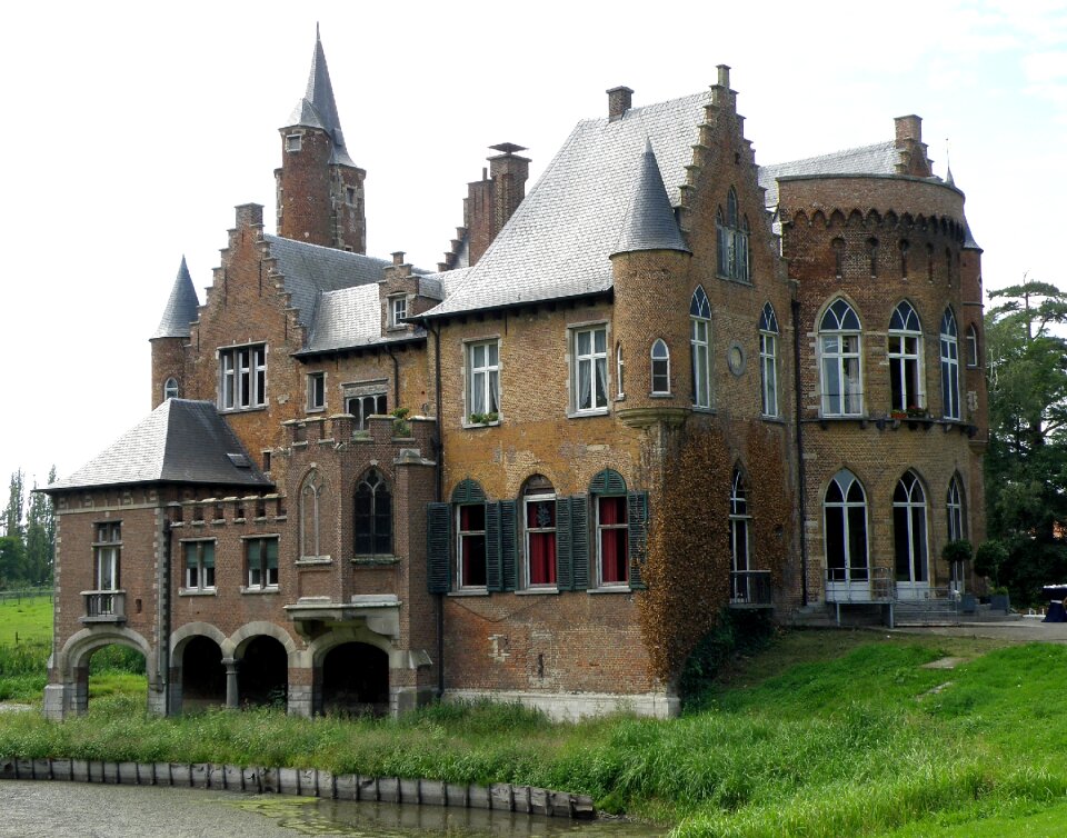Moated basel belgium