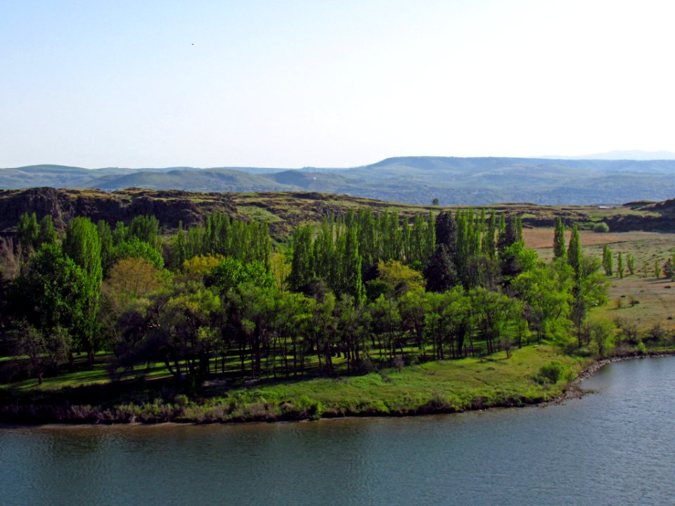 Horsethief Lake in WA