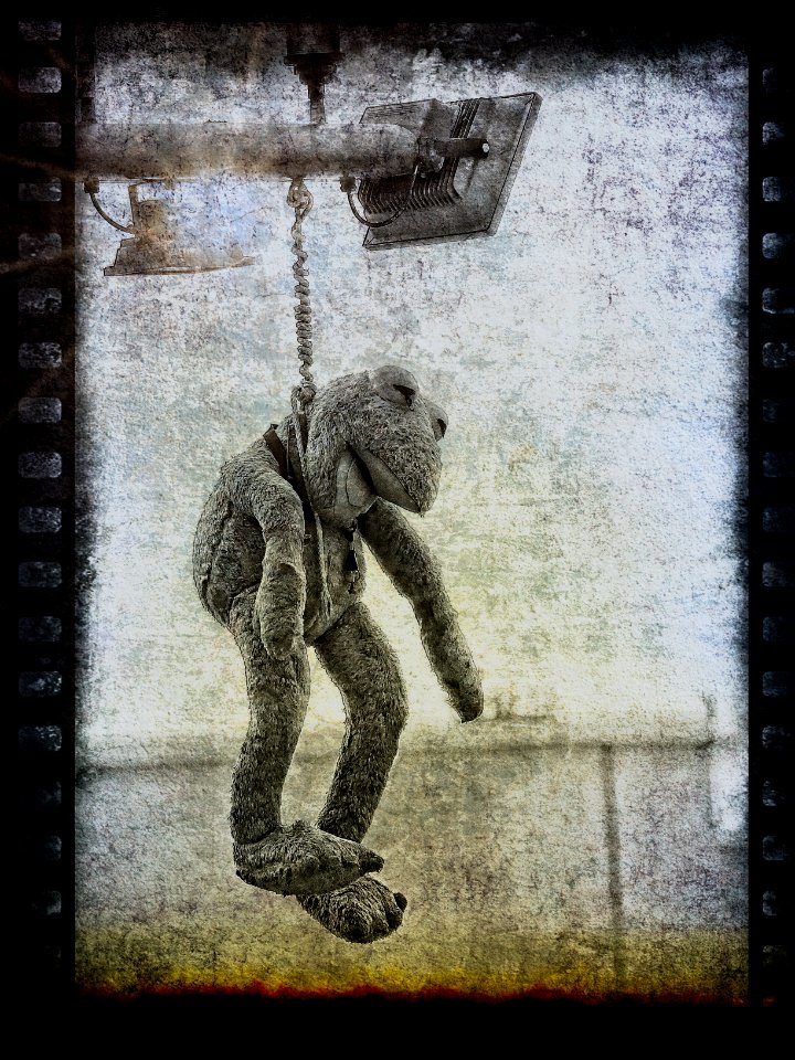 Lynched (shot at the bow of a docked ship)