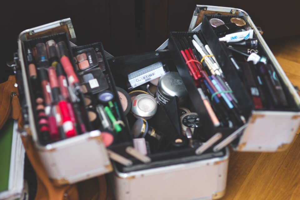 Make-up professional opened