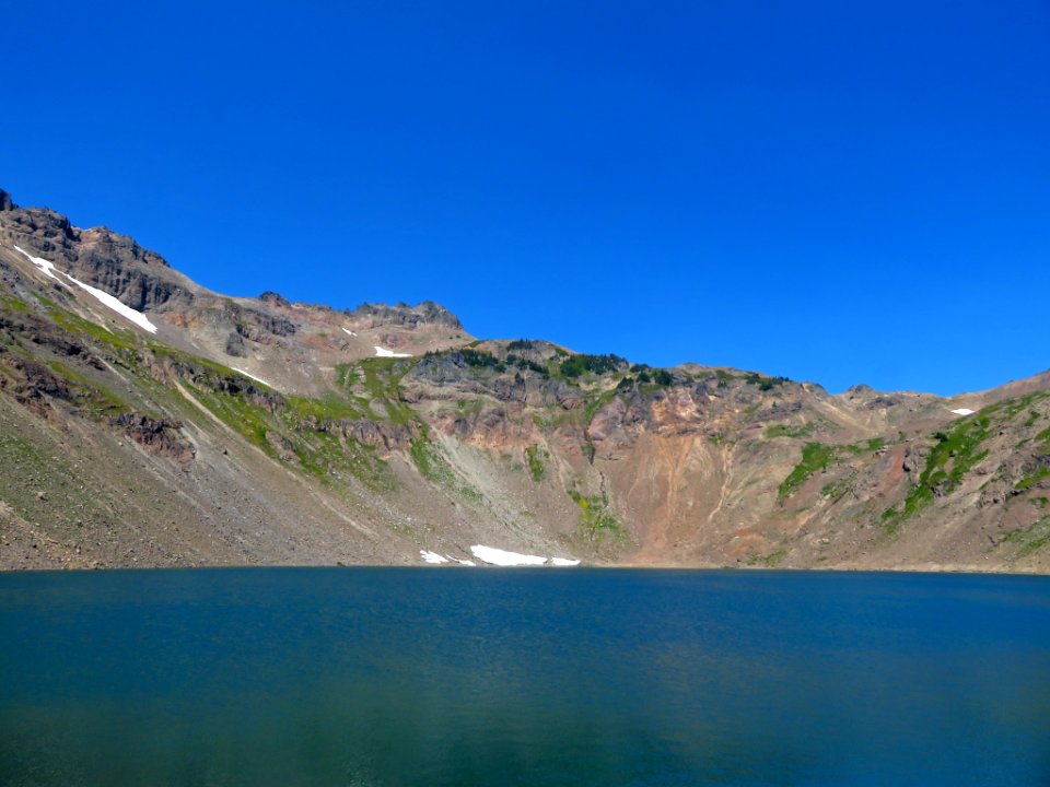 Goat Lake at Goat Rocks Wilderness in WA