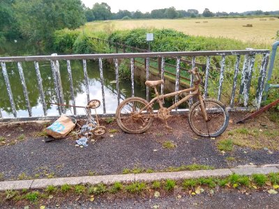 River Waveney rubbish photo