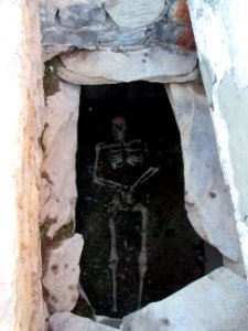 Giants! 220cm bronze ae skeleton fround Kis Albanain Church Azerbaijan