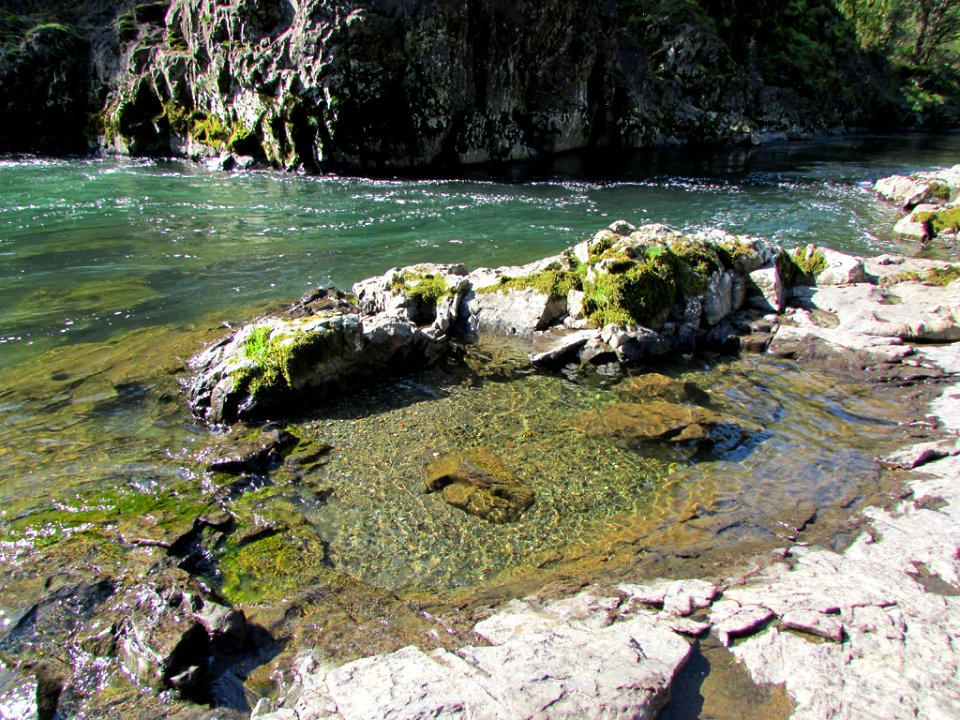 Lucia Falls Park at Lewis River in WA
