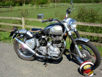 royal enfield silver bullet photo