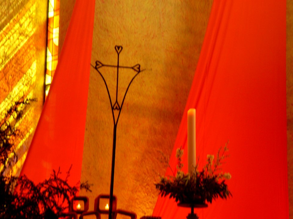 Cross with Hearts, Taizé