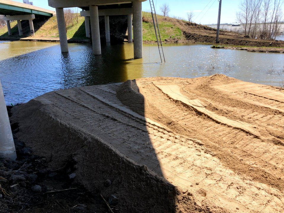 4/16/19 - I-29 bridge instrumentation work