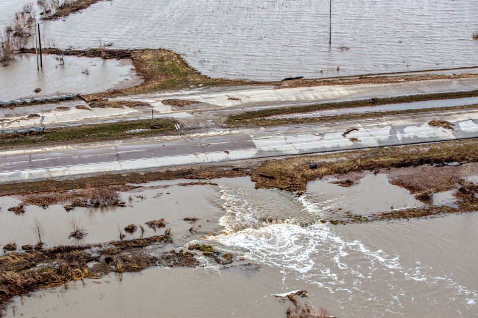 3/28/19 - Iowa 2 west of I-29 3