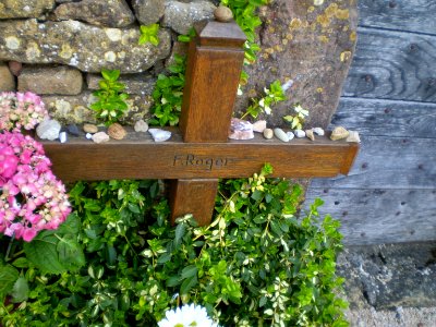 Cross Frère Roger, Taizé