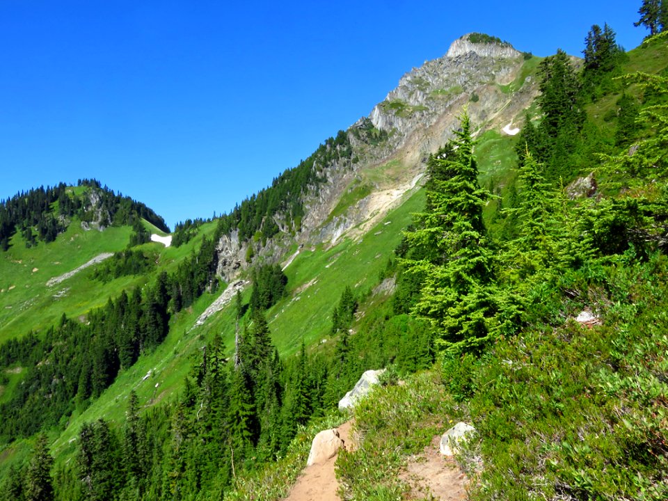 Hidden Lake Trail at North Cascades NP in WA