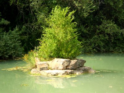 Source St. Etienne, Taizé photo