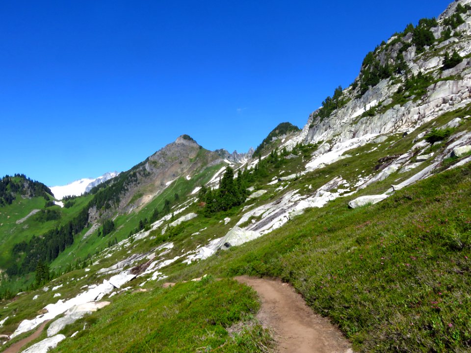 Hidden Lake Trail at North Cascades NP in WA