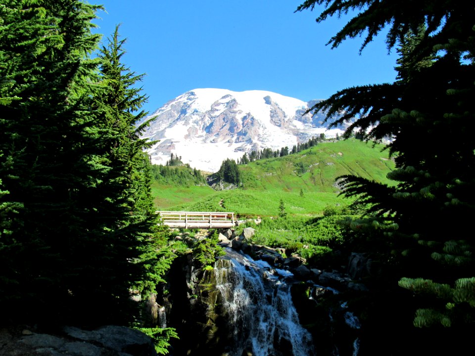 Waterfall at Skyline Trail at Mt. Rainier NP in WA