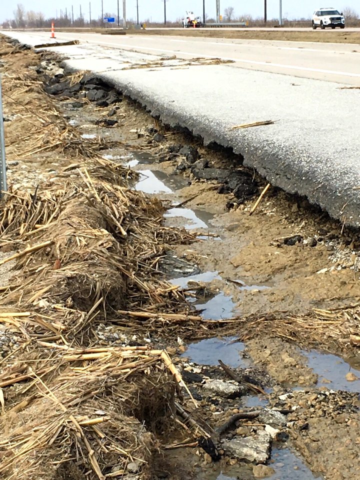 3/25/19 - Pavement on I-29 north of Council Bluffs