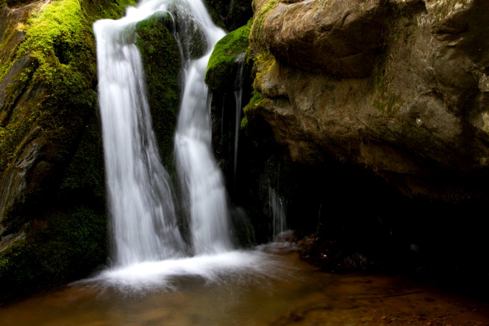 Dark Hollow Falls