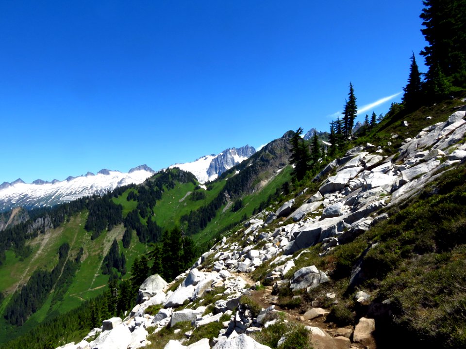 Hidden Lake Trail at North Cascades NP in WA