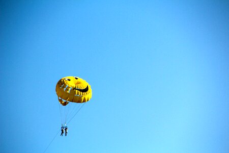 Parachute paragliding flying