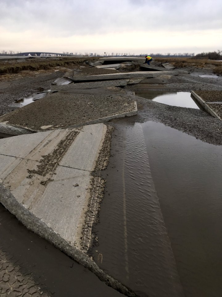 3/28/19 - US 34 WB lanes approaching the Missouri River Bridge
