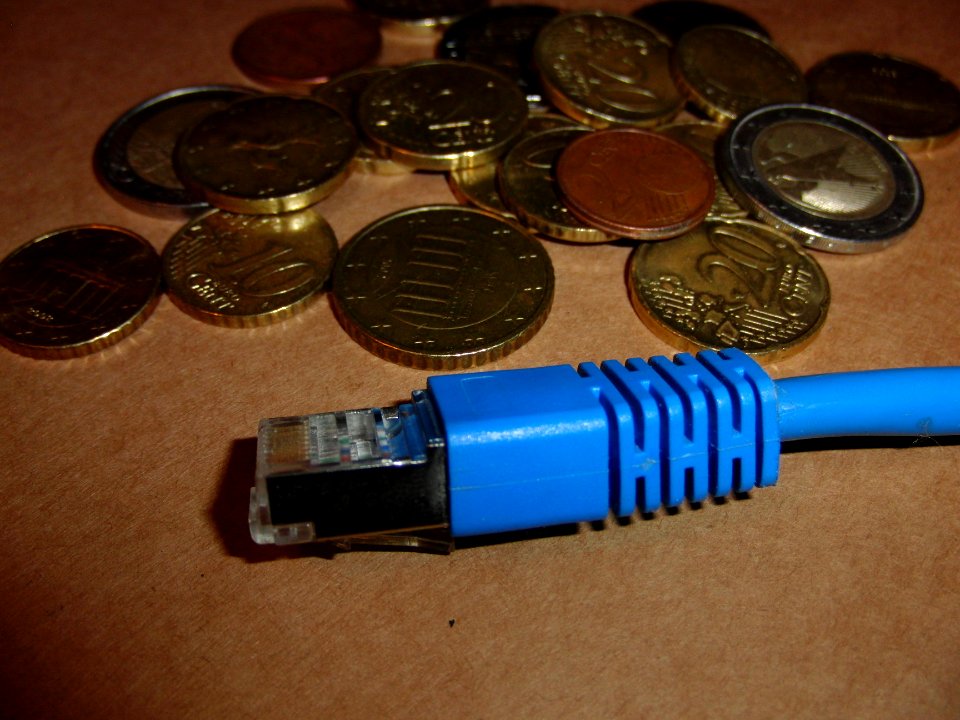 Netzkabel und Geld