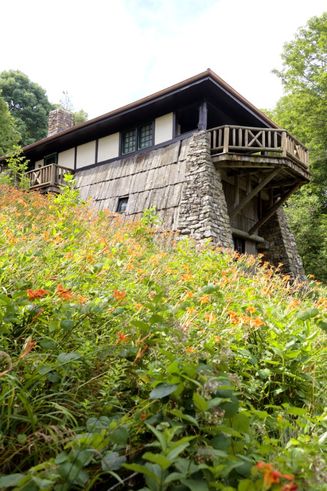 Historic Massanutten Lodge