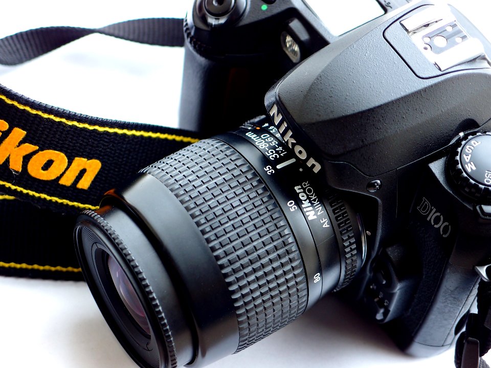 Nikon D100 ＆ Ai AF Zoom Nikkor 35-80mm F4-5.6D (New)