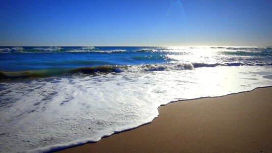 Sand wave horizon photo
