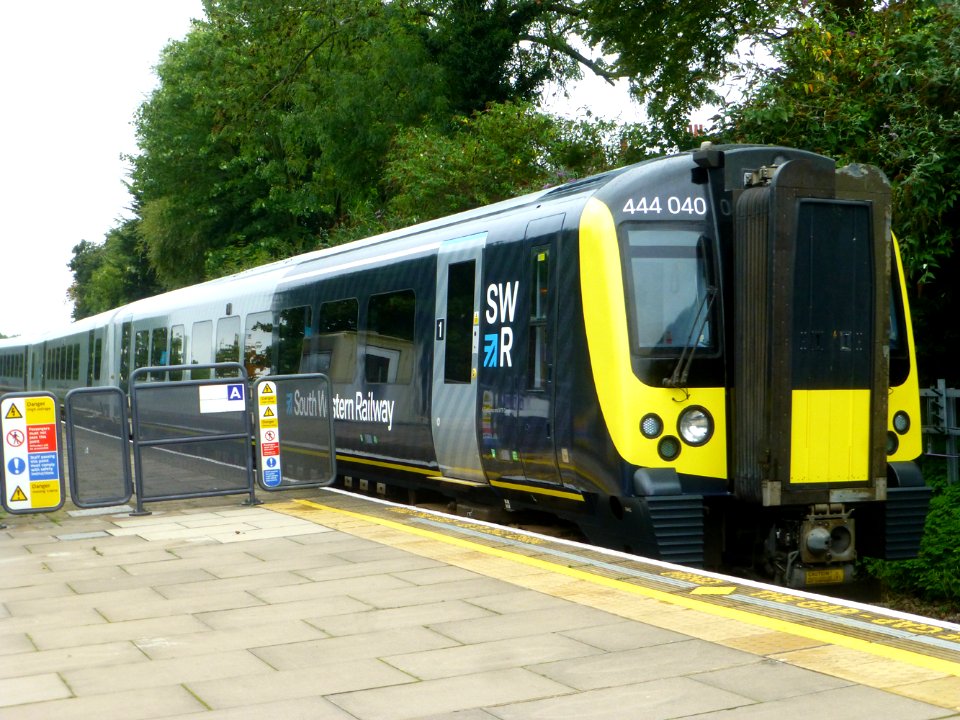 First-SWR-Livery-444040-WimbPk-P1410816