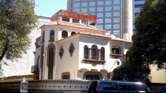 122 (Casa estilo colonial californiano, Polanco)
