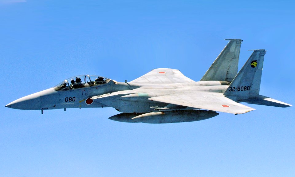 A Japan Air Self Defense Force F-15J "Eagle" (sn 32-8080)