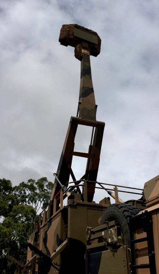 Giraffe Antenna Mast