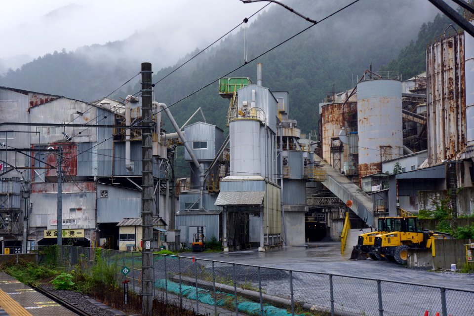 奥多摩工業 氷川工場