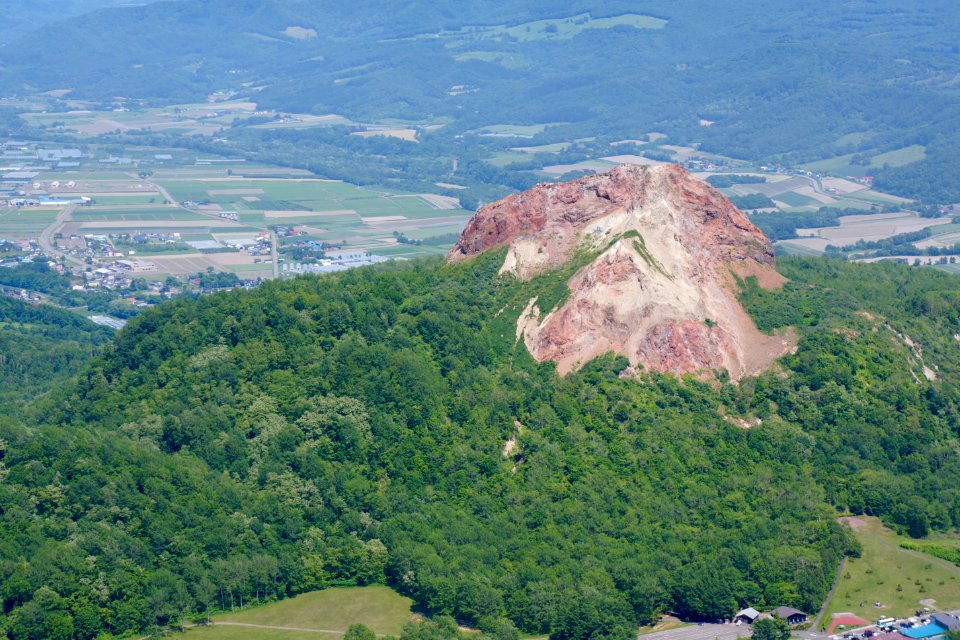 昭和新山 / Mt. Showa-Shinzan