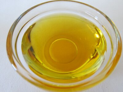Plant oil unsaturated fatty acid skin care