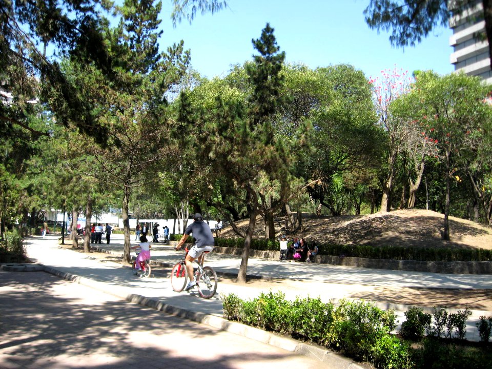 124 (Parque Lincoln)